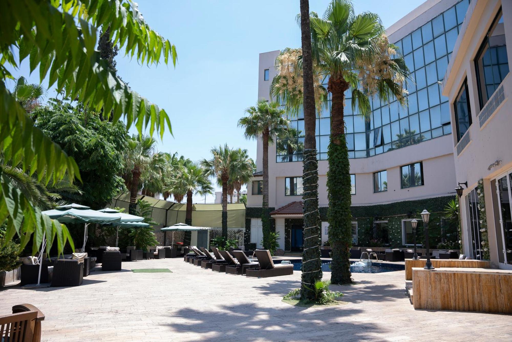 West Luxury 4*