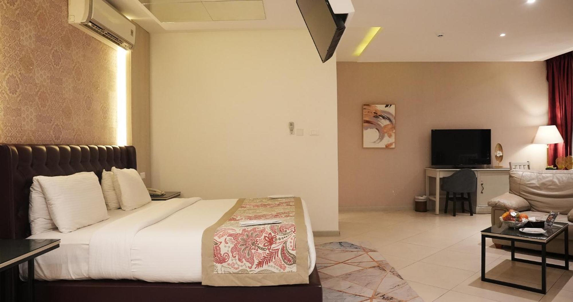 Hotel West Luxury