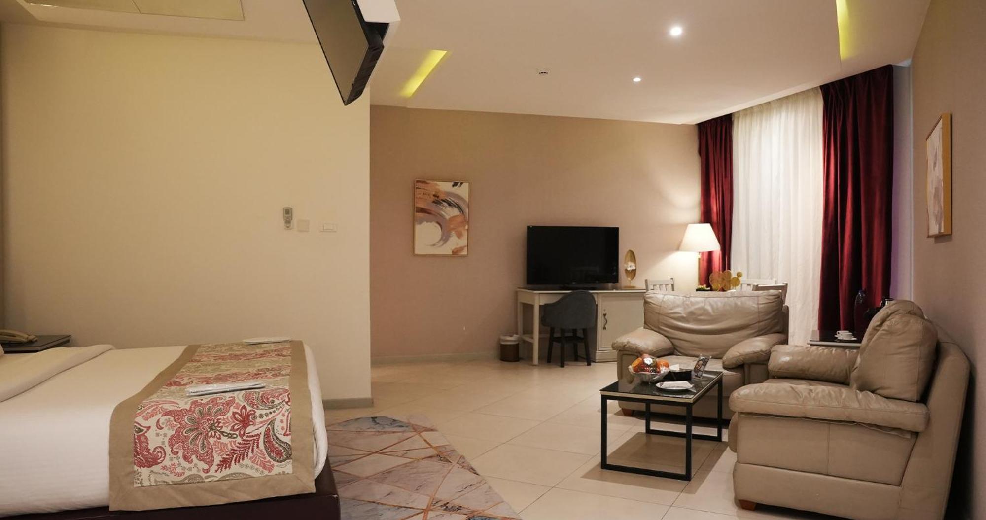 Hotel West Luxury 4*